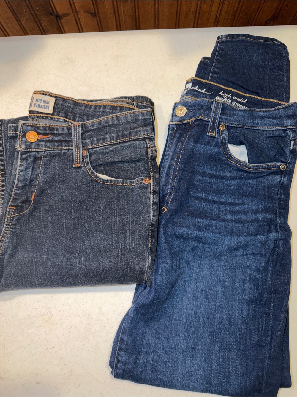 2 pairs of women’s jeans size 6